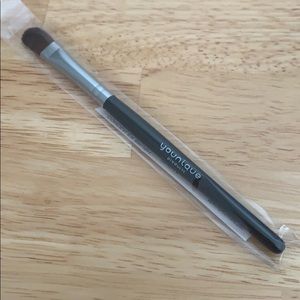 Younique Concealer Brush